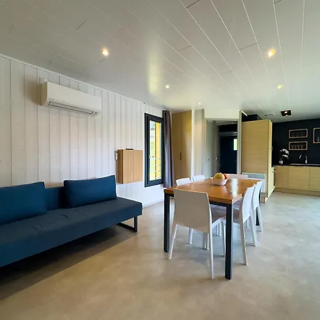 בקתה Grand Familial