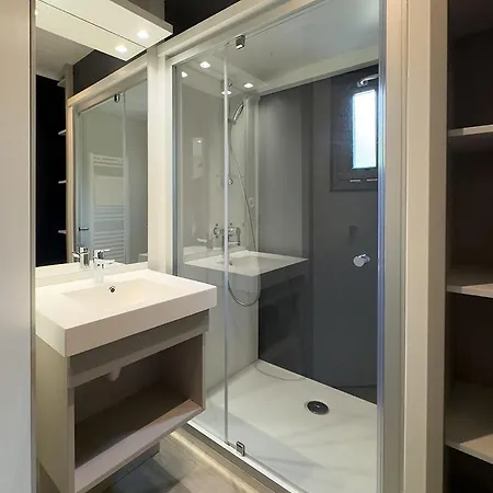 בקתה Grand Familial *