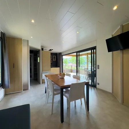 בקתה Grand Familial *