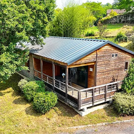 Grand Familial בקתה